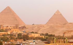 Grand Pyramids Inn
